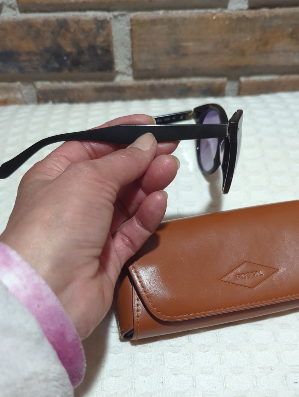 Fossil Women's Round Cat-Eye Sunglasses – Black Frame & Purple Gradient Lenses - Picture 14 of 17